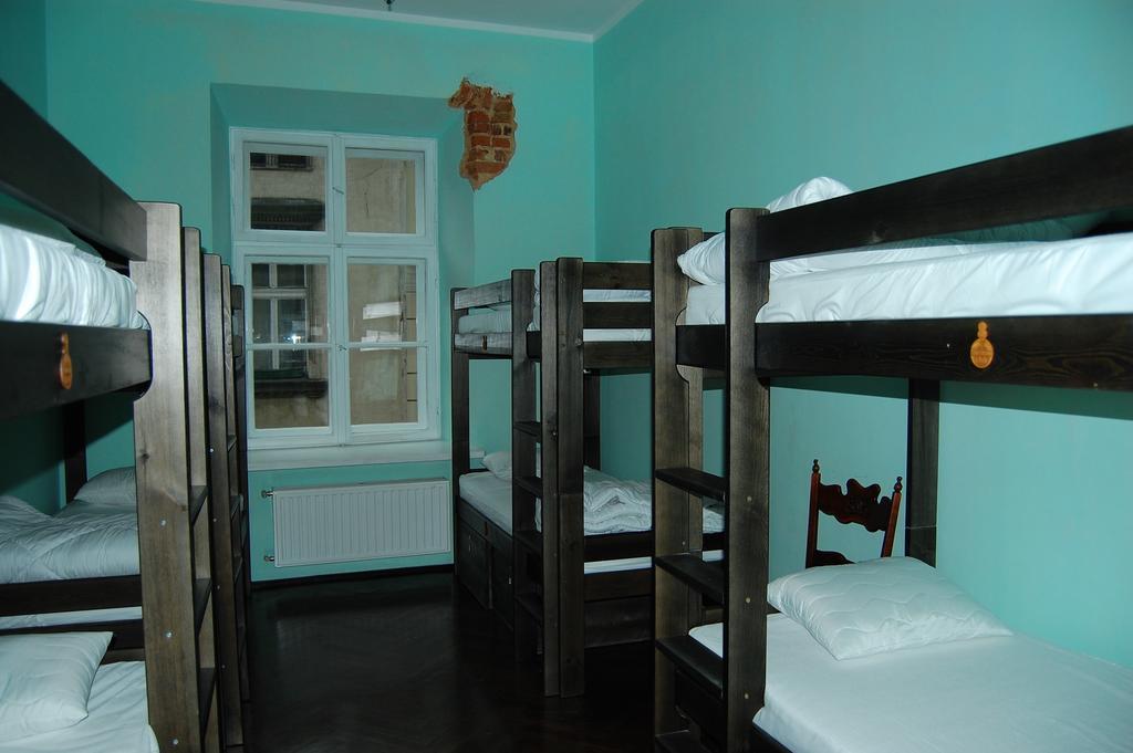 The Little Havana Party Hostel Krasków Δωμάτιο φωτογραφία